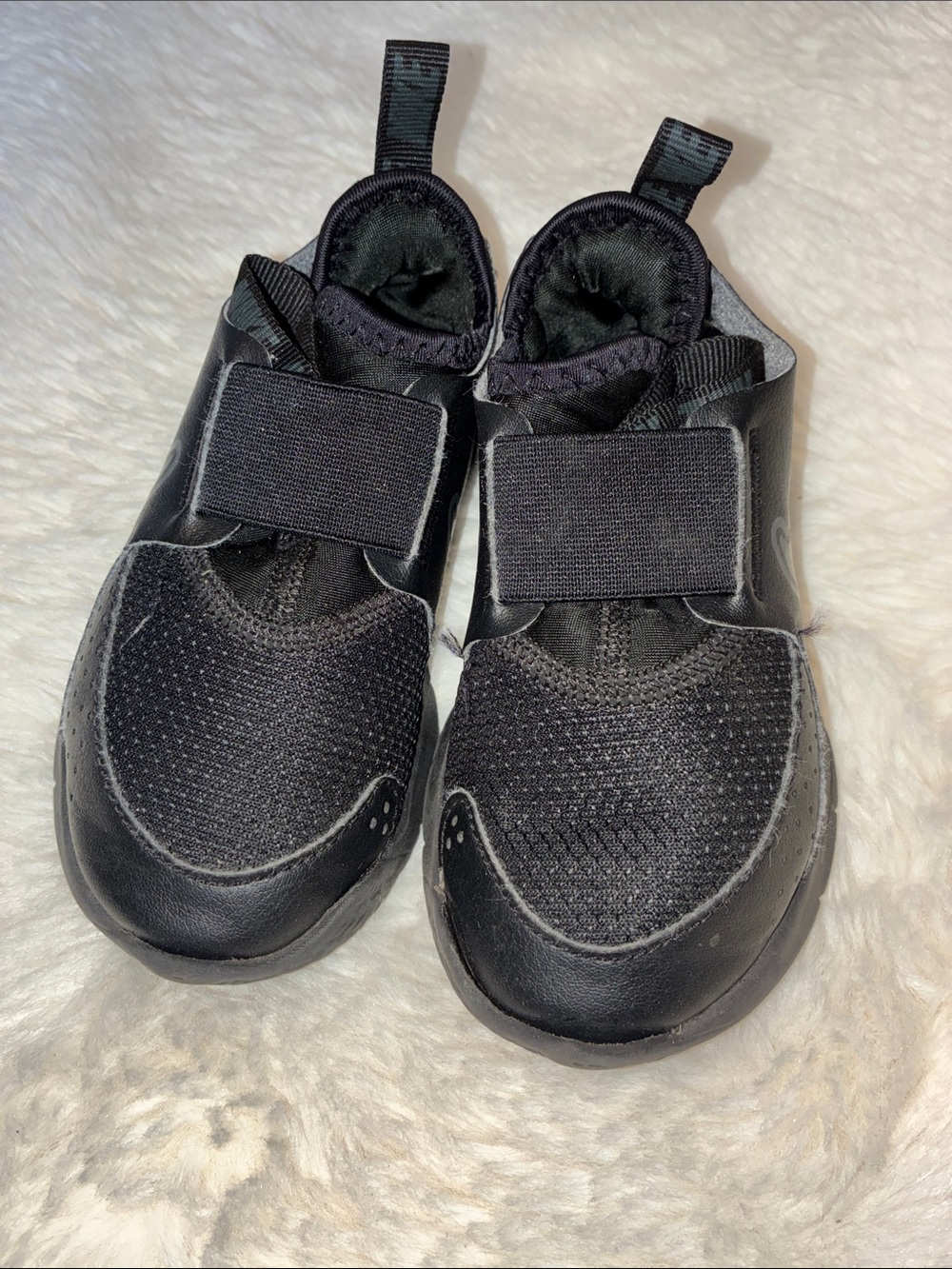 Nike Kids Black Slip-On Hook-and-Loop Sneakers